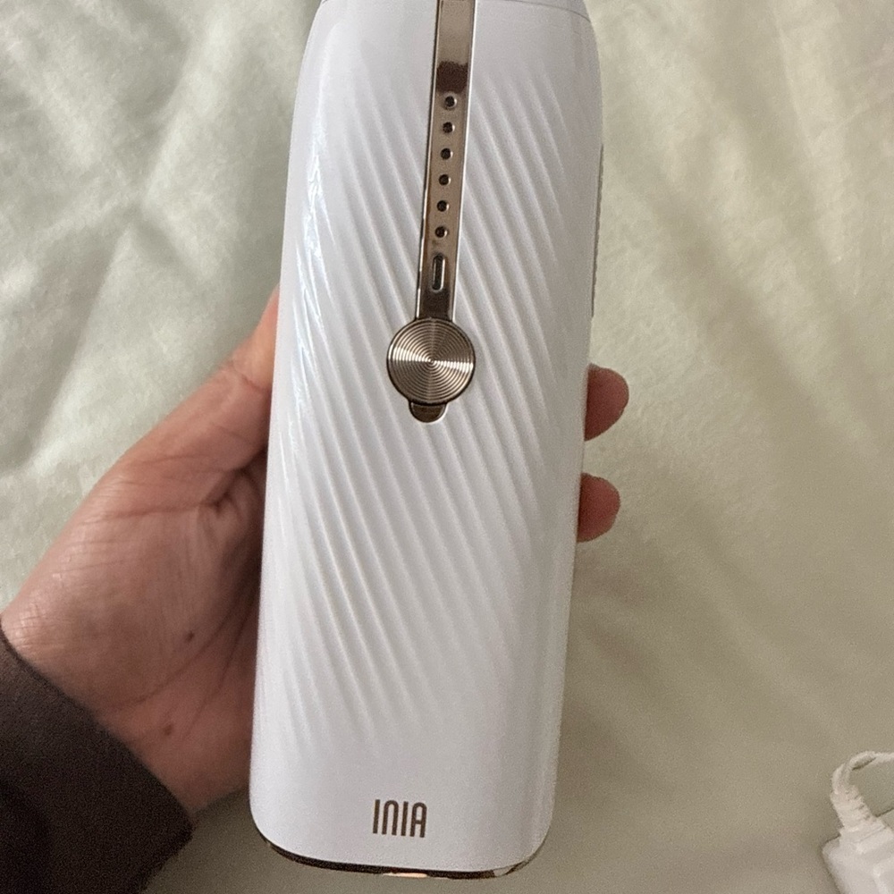 Haute White and Gold Hair Removal Device - Picture 8 of 11